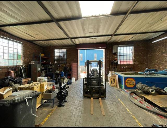 INDUSTRIAL PROPERTY TO RENT IN HENNOPSPARK